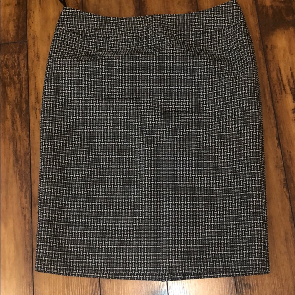 EVAN PICONE BLACK LABEL HOUNDSTOOTH PENCIL SKIRT.